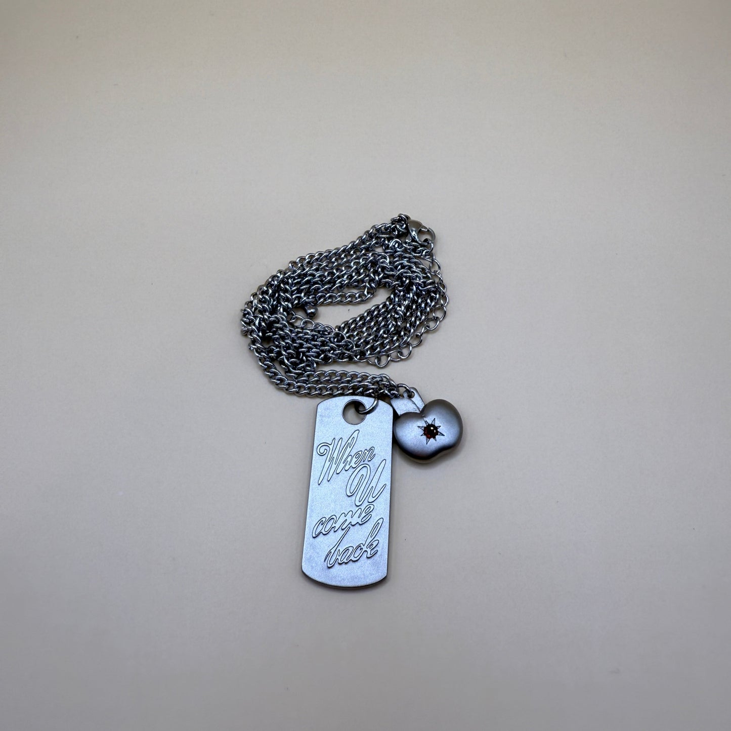 Caleb’s iconic apple necklace | Love and Deepspace