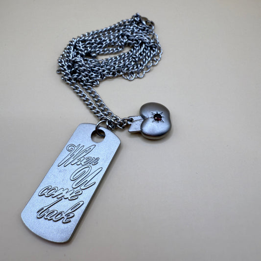 Caleb’s iconic apple necklace | Love and Deepspace