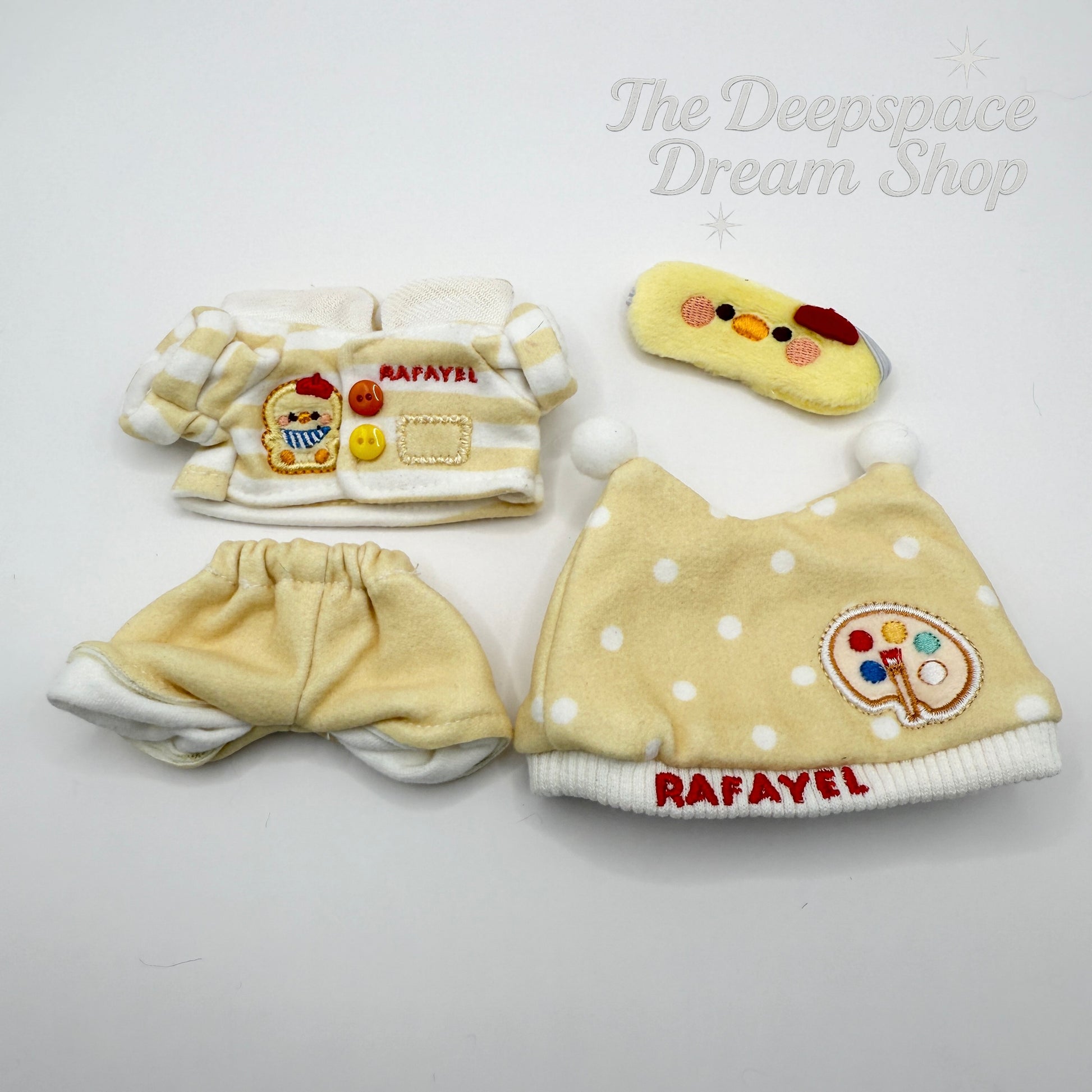 Fan-made Love and Deepspace 10 cm plushie doll wearing pajamas