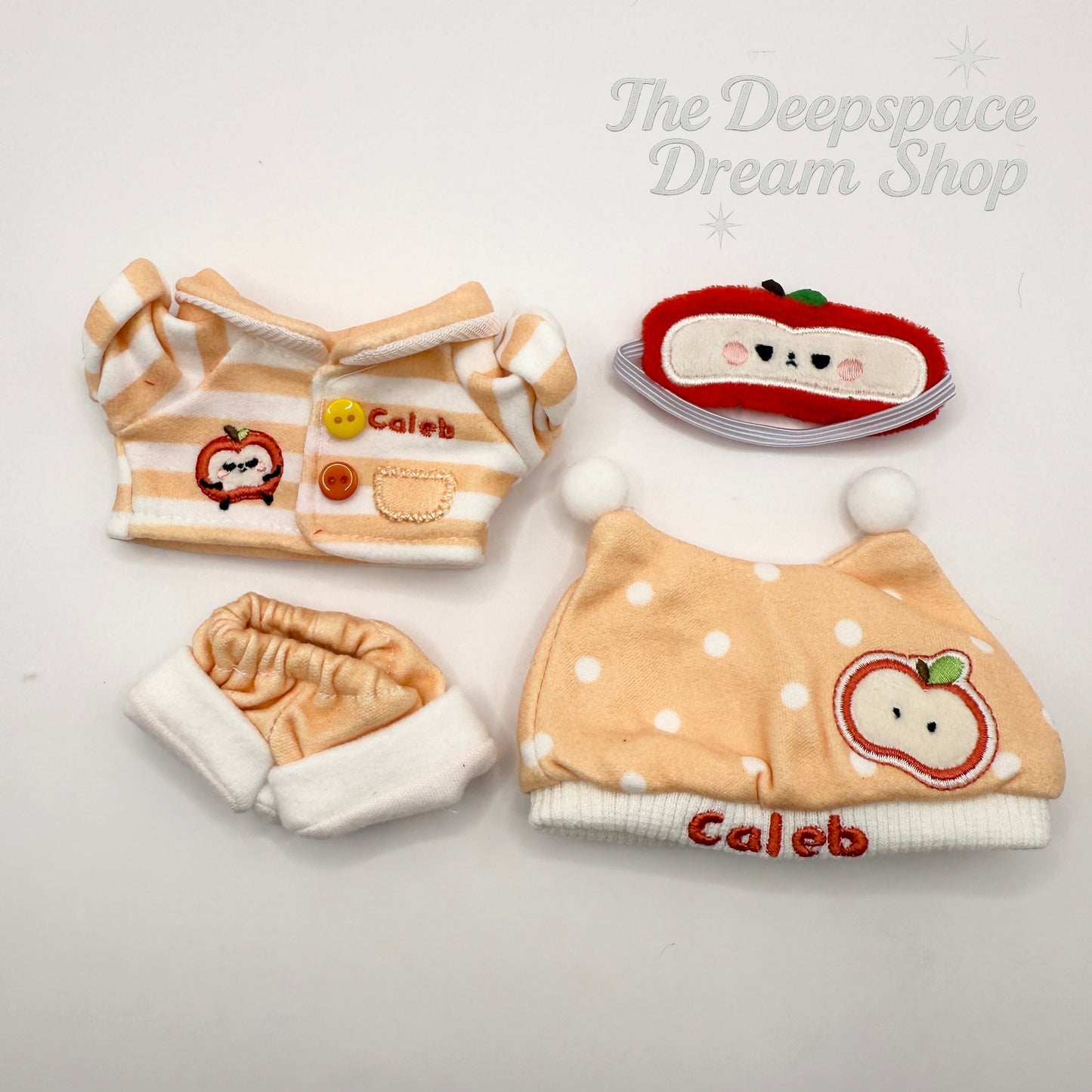 Fan-made Love and Deepspace 10 cm plushie doll wearing pajamas